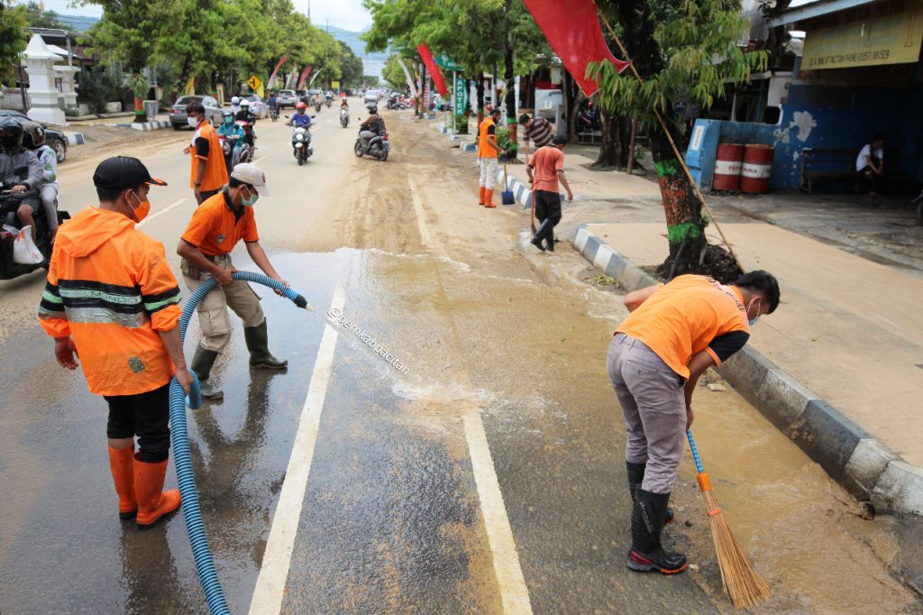 Harga Kain Per Meter Di Kota Pacitan / Harga Kanopi Kain ...