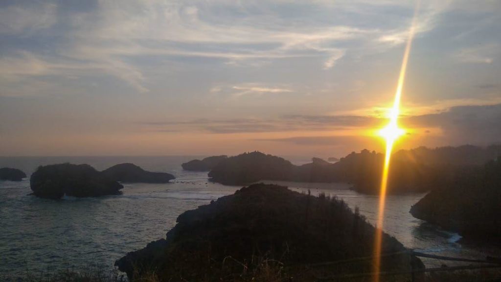 Nikmati Sunset Dari Pantai Kasap Pemerintah Kabupaten Pacitan